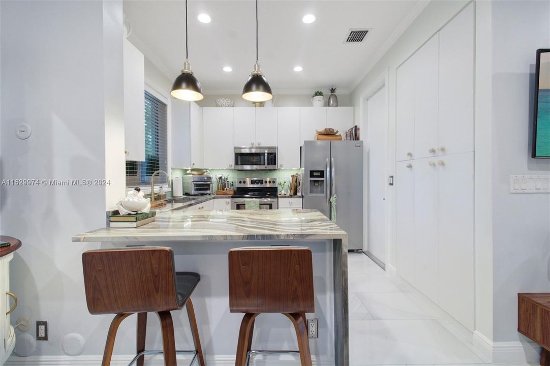 Recently Sold: $575,000 (2 beds, 2 baths, 1345 Square Feet)