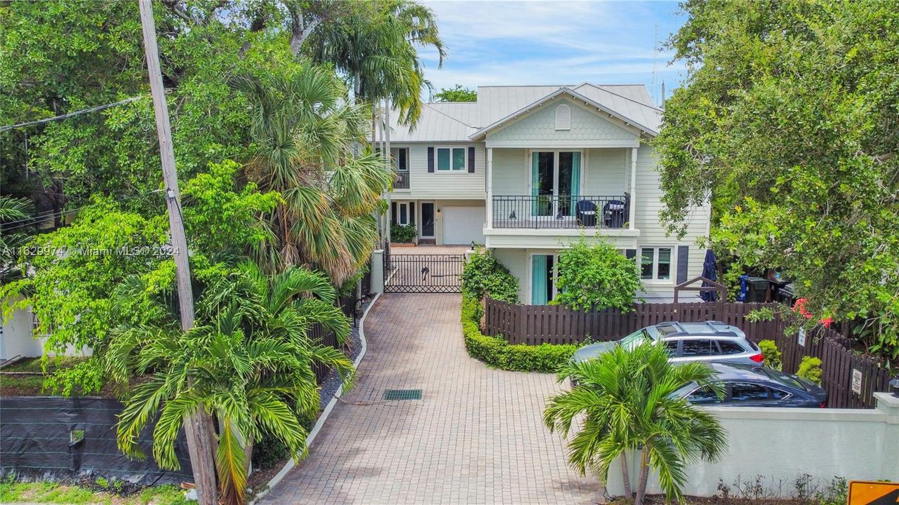 Vendido Recientemente: $575,000 (2 camas, 2 baños, 1345 Pies cuadrados)