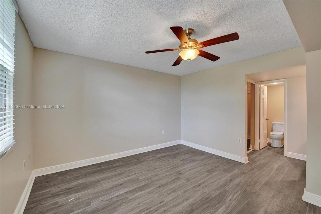 For Sale: $319,000 (2 beds, 2 baths, 1385 Square Feet)