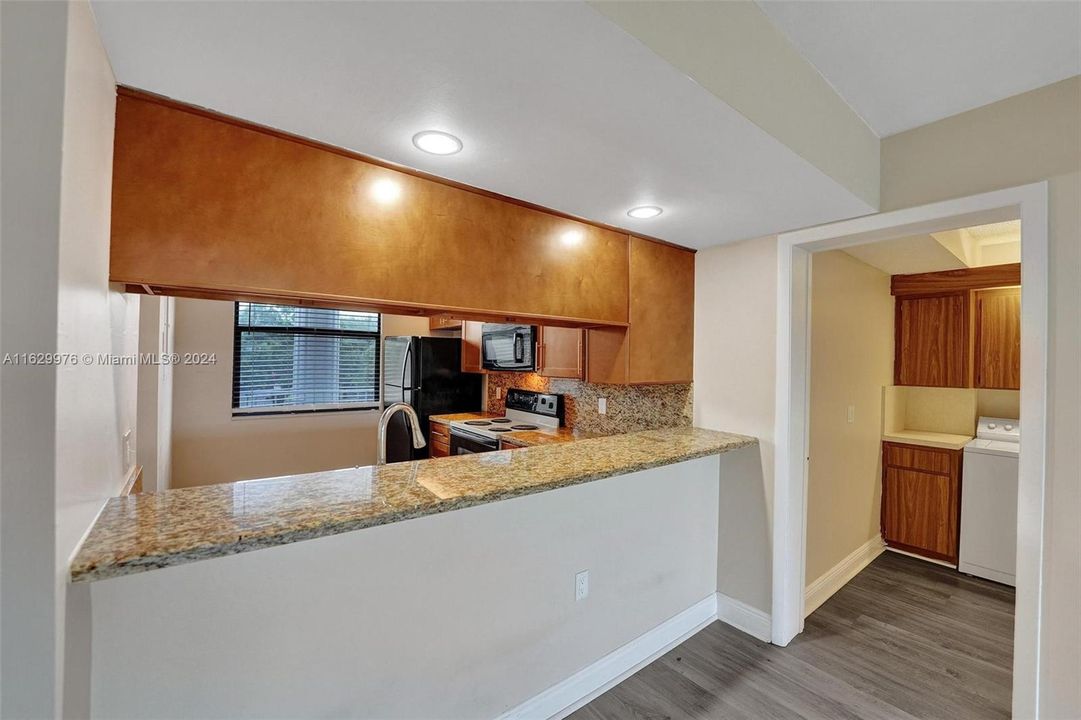 For Sale: $319,000 (2 beds, 2 baths, 1385 Square Feet)