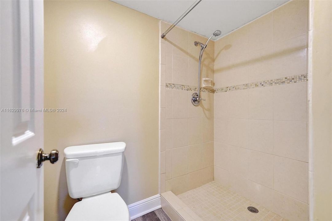 For Sale: $319,000 (2 beds, 2 baths, 1385 Square Feet)