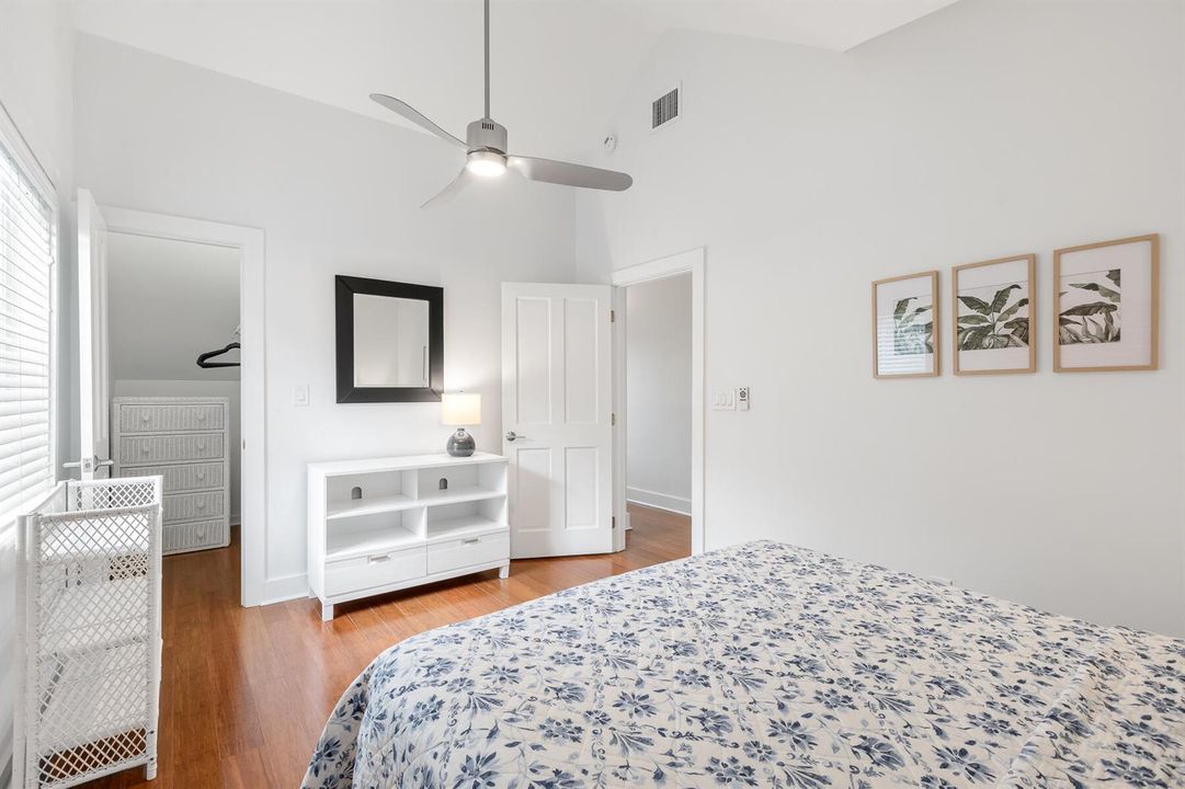 1011 SIMONTON ST #1 WEB-26