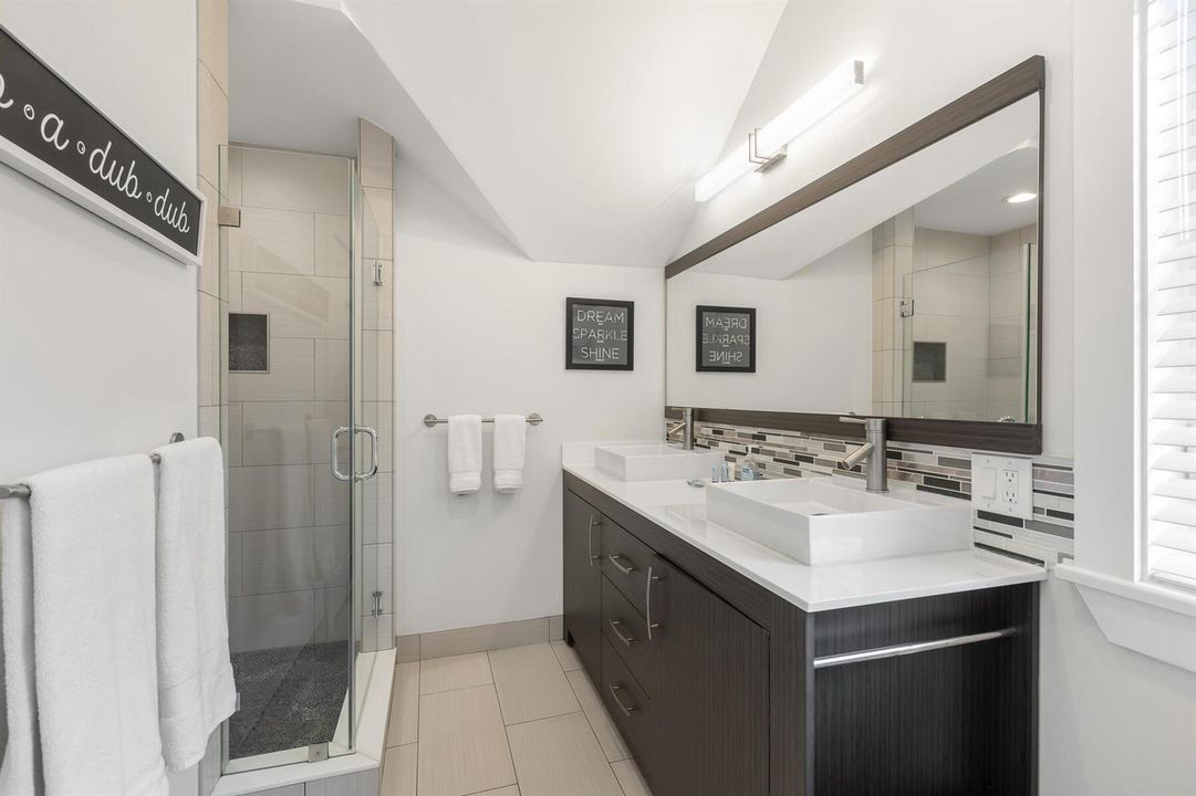 1011 SIMONTON ST #1 WEB-27
