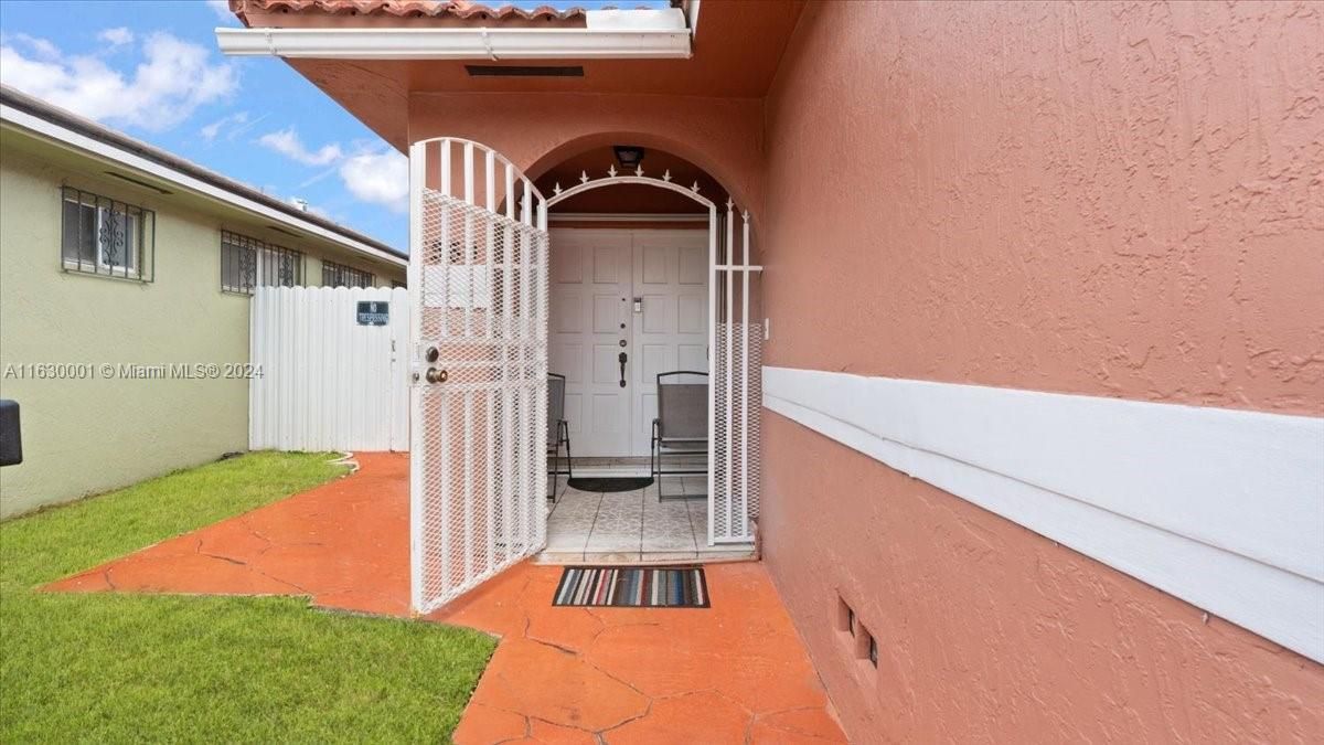 For Sale: $660,000 (3 beds, 2 baths, 1538 Square Feet)