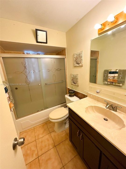 2nd Bathroom