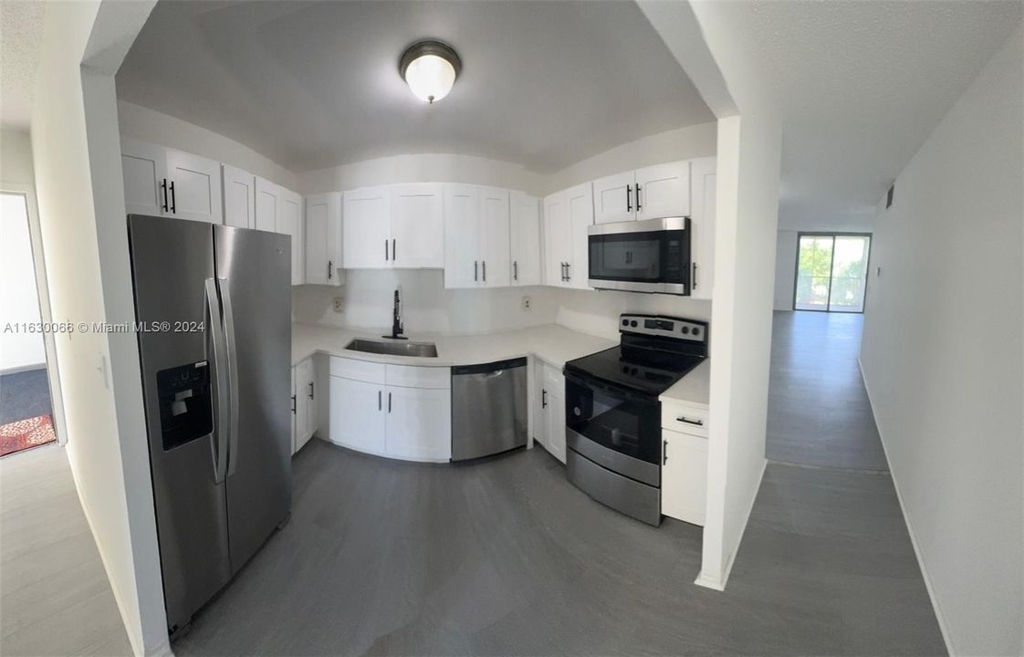 For Sale: $169,500 (2 beds, 2 baths, 950 Square Feet)