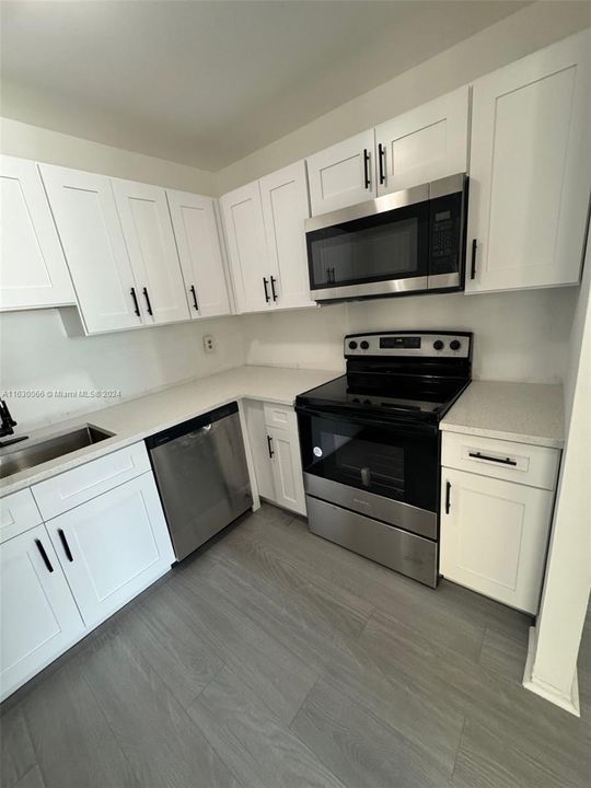 For Sale: $168,990 (2 beds, 2 baths, 950 Square Feet)