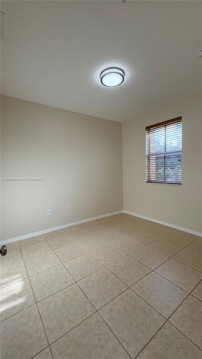 最近租的: $2,850 (3 贝兹, 2 浴室, 1390 平方英尺)