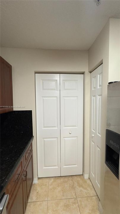 最近租的: $2,850 (3 贝兹, 2 浴室, 1390 平方英尺)