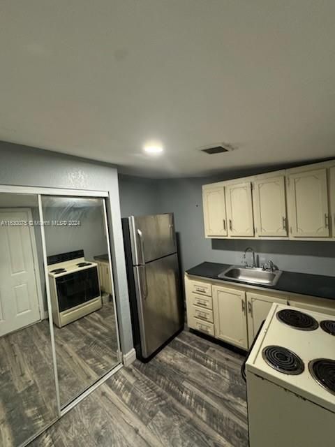 Active With Contract: $1,100 (0 beds, 1 baths, 1778 Square Feet)