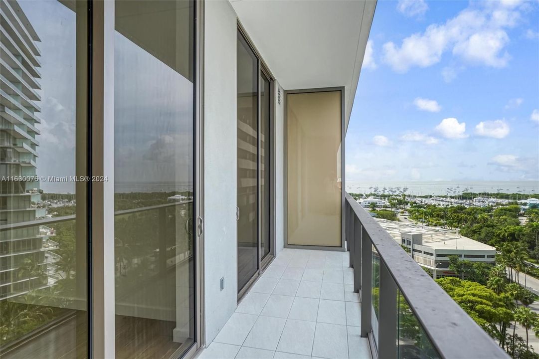 For Sale: $1,275,000 (1 beds, 1 baths, 670 Square Feet)