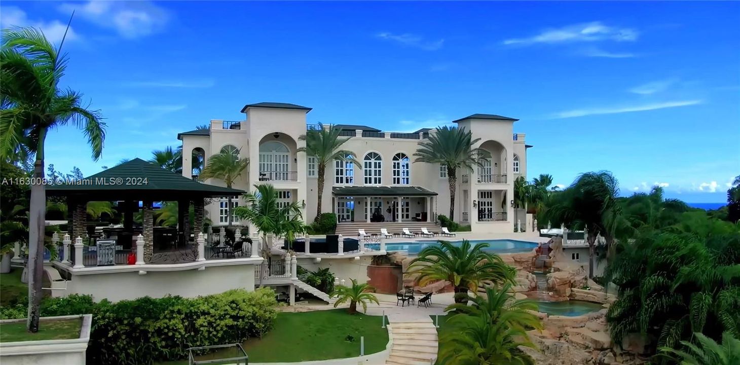 For Sale: $8,890,000 (14 beds, 14 baths, 22000 Square Feet)