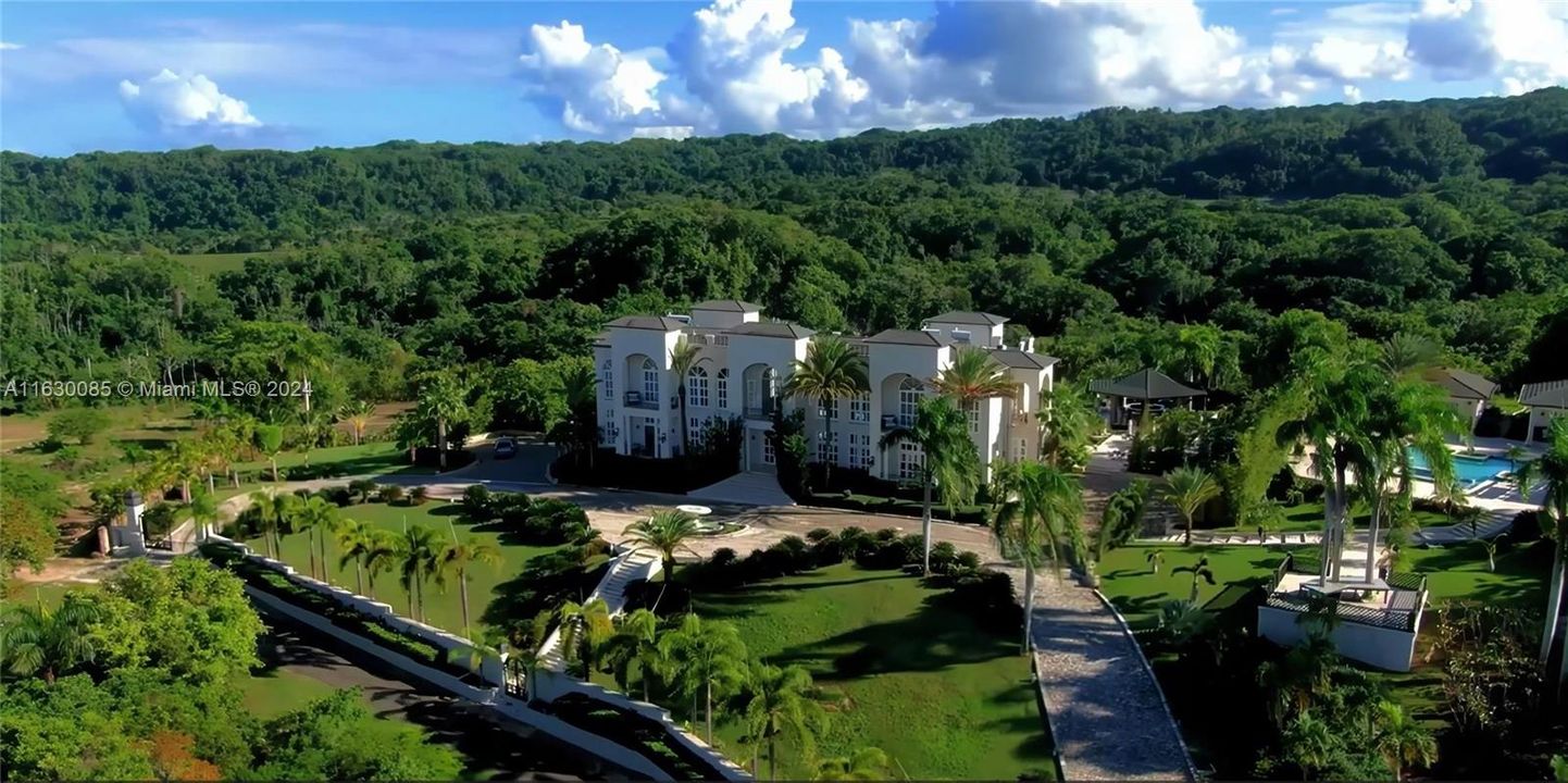 For Sale: $8,890,000 (14 beds, 14 baths, 22000 Square Feet)