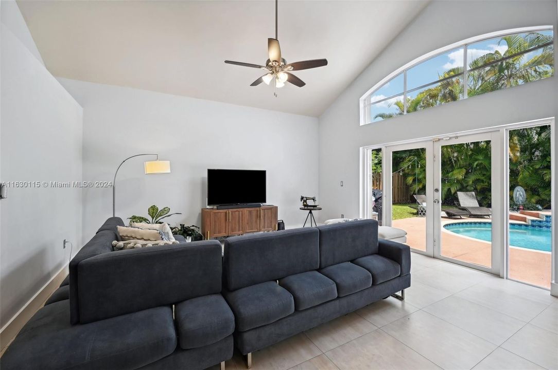 Active With Contract: $749,990 (3 beds, 2 baths, 2078 Square Feet)