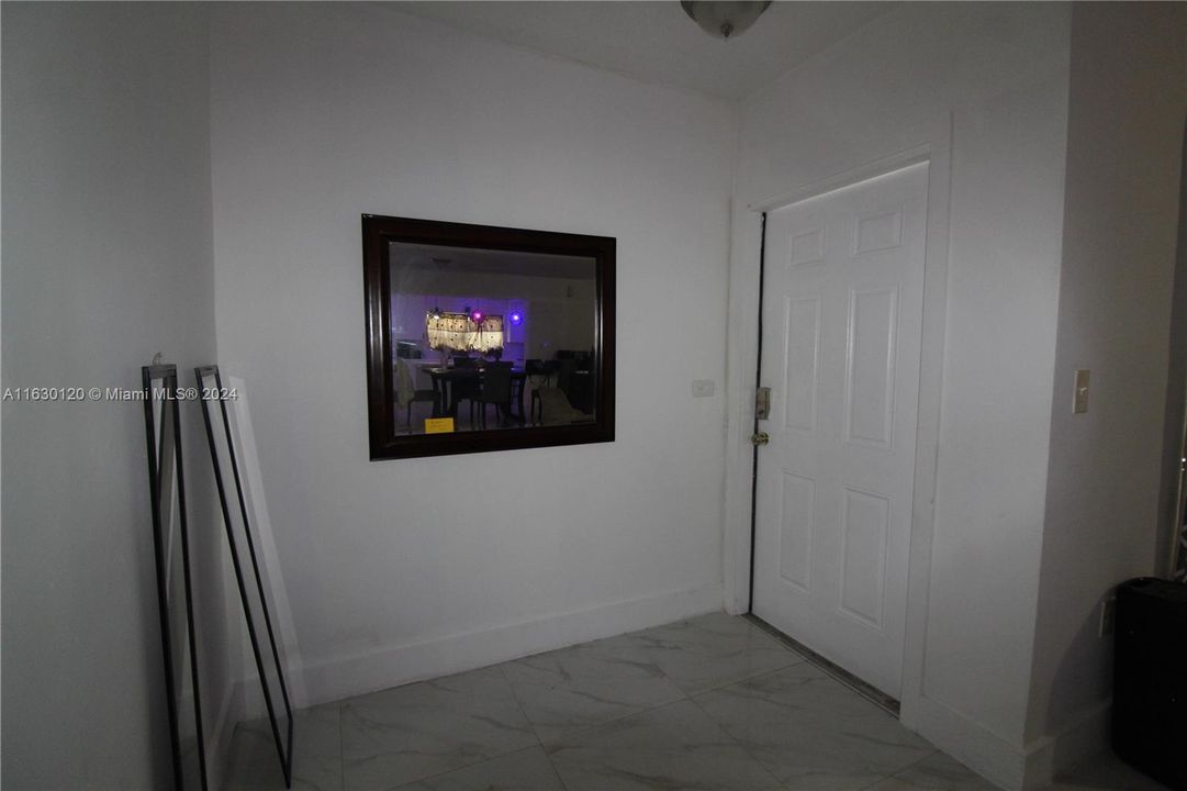 Activo con contrato: $548,000 (4 camas, 2 baños, 2476 Pies cuadrados)