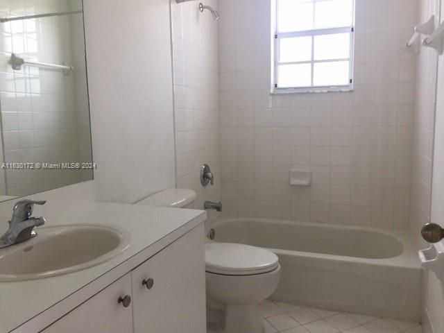 For Rent: $2,200 (3 beds, 2 baths, 1062 Square Feet)