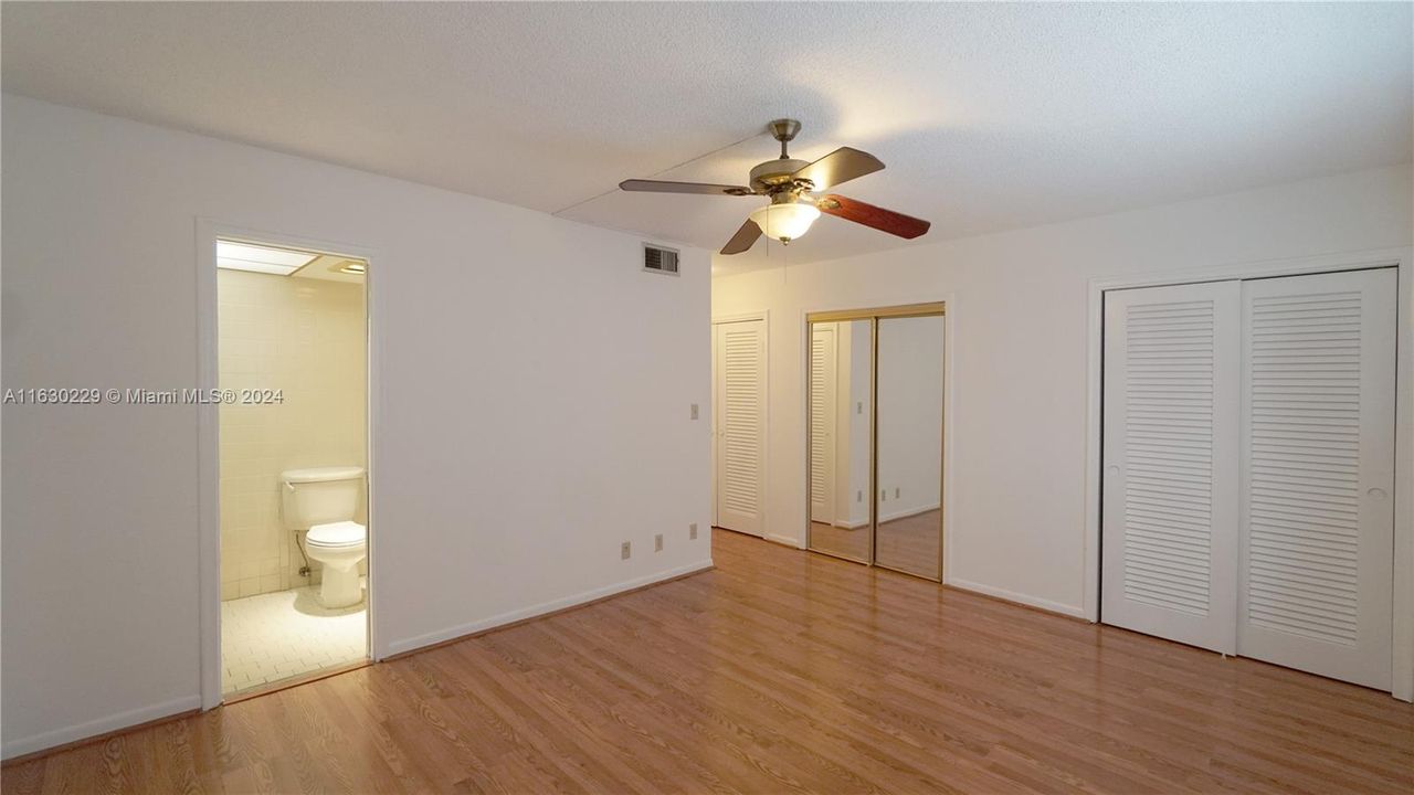 For Sale: $280,000 (2 beds, 2 baths, 1092 Square Feet)