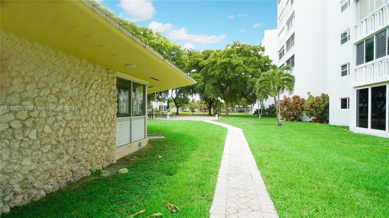 En Venta: $280,000 (2 camas, 2 baños, 1092 Pies cuadrados)