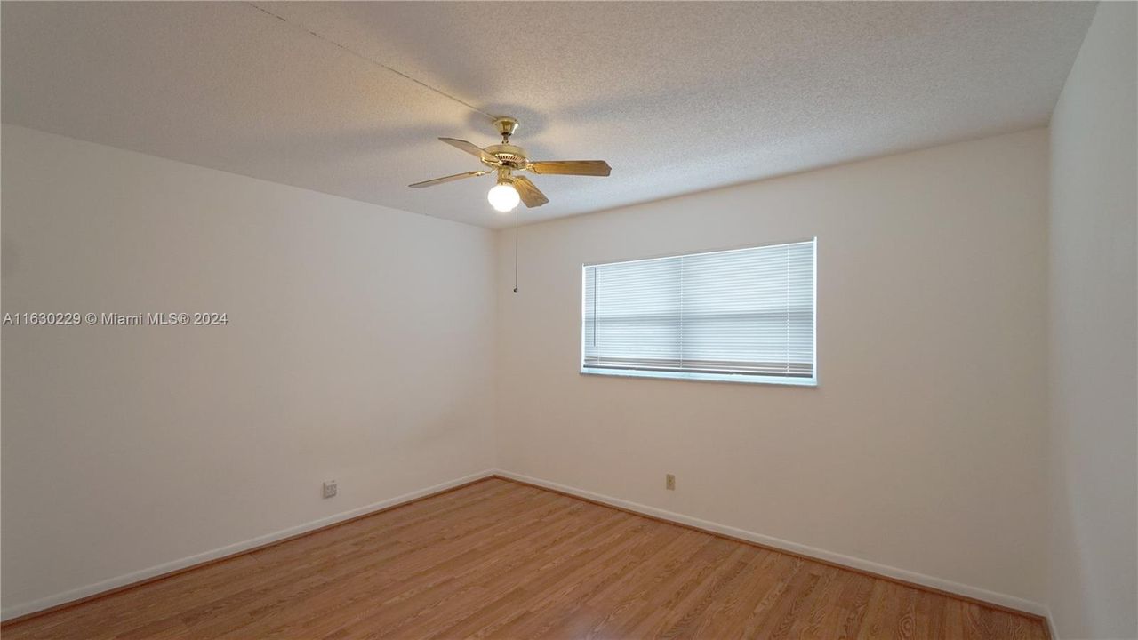 For Sale: $280,000 (2 beds, 2 baths, 1092 Square Feet)