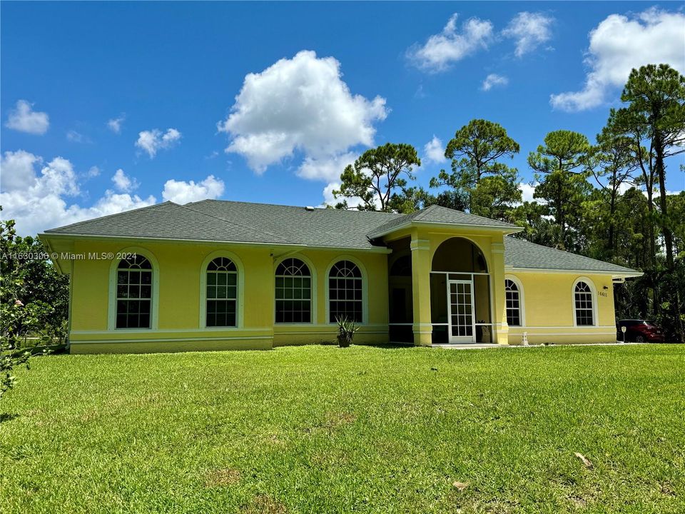 For Sale: $725,000 (4 beds, 2 baths, 1963 Square Feet)