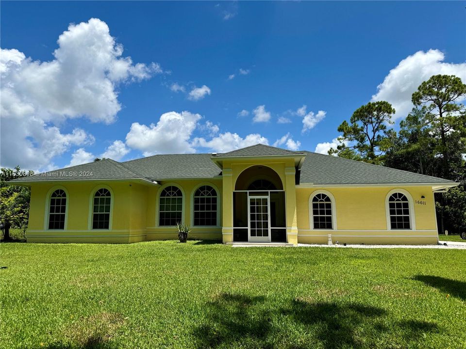 For Sale: $725,000 (4 beds, 2 baths, 1963 Square Feet)