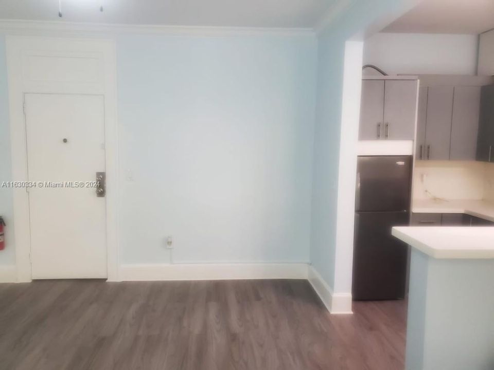 For Sale: $199,000 (0 beds, 1 baths, 355 Square Feet)