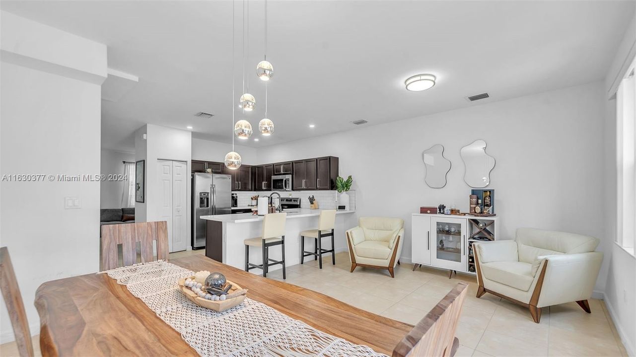 Active With Contract: $384,900 (2 beds, 2 baths, 1422 Square Feet)