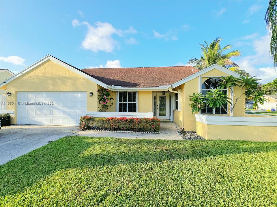 For Sale: $510,000 (4 beds, 2 baths, 1710 Square Feet)