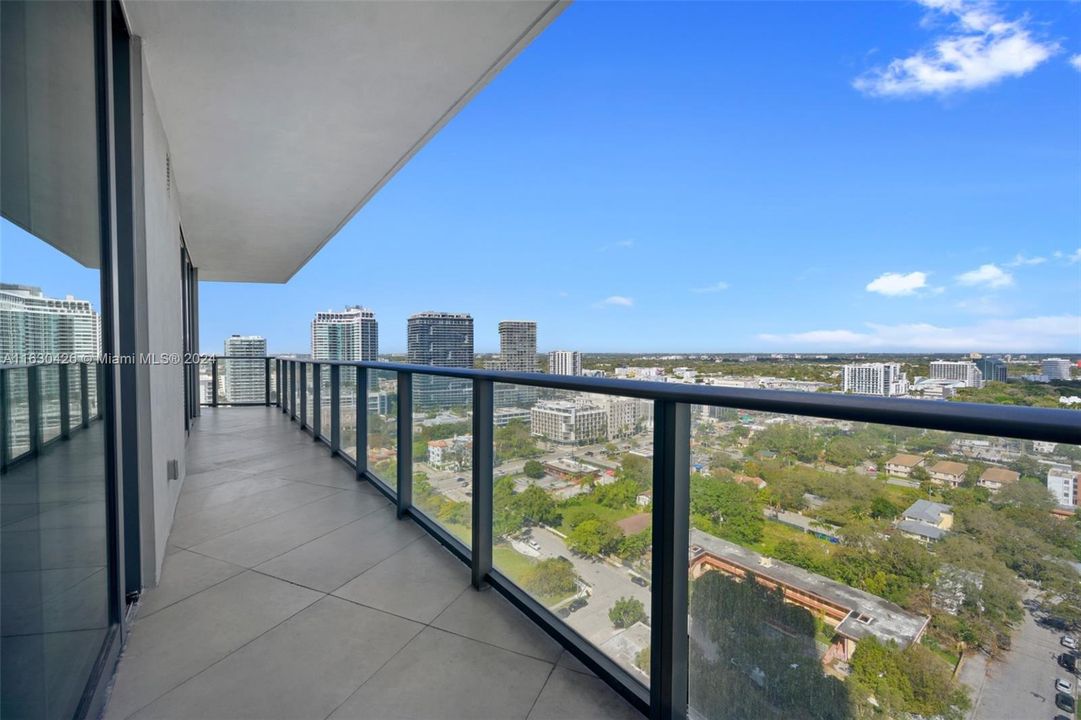 For Sale: $689,000 (2 beds, 2 baths, 1141 Square Feet)