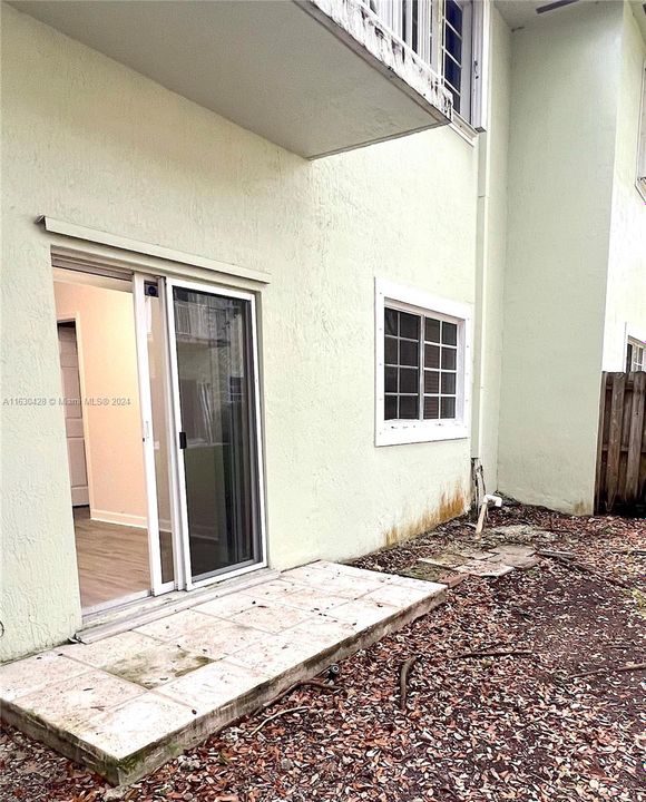 Recently Rented: $2,100 (2 beds, 2 baths, 1048 Square Feet)