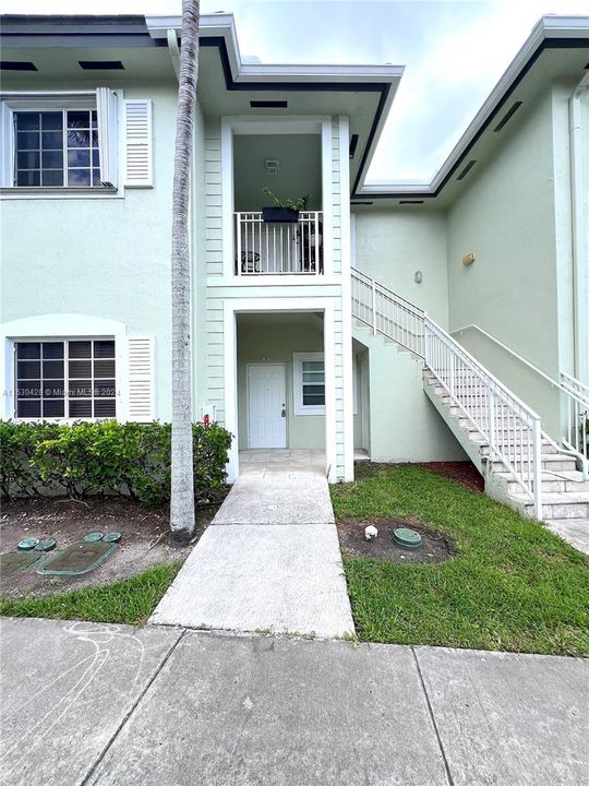 Recently Rented: $2,100 (2 beds, 2 baths, 1048 Square Feet)