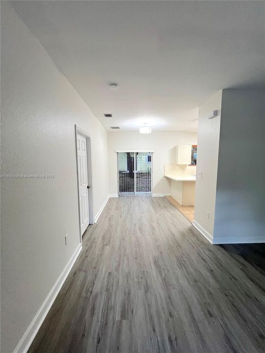 Recently Rented: $2,100 (2 beds, 2 baths, 1048 Square Feet)