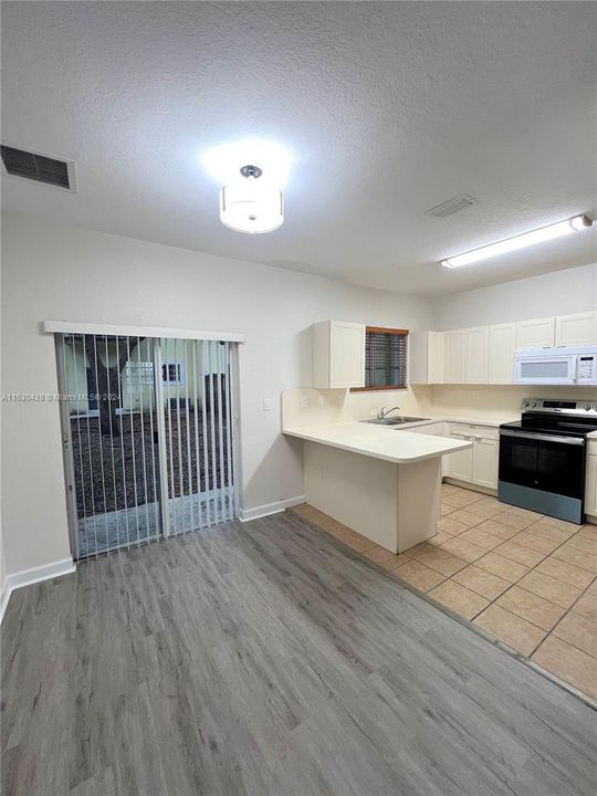 Recently Rented: $2,100 (2 beds, 2 baths, 1048 Square Feet)