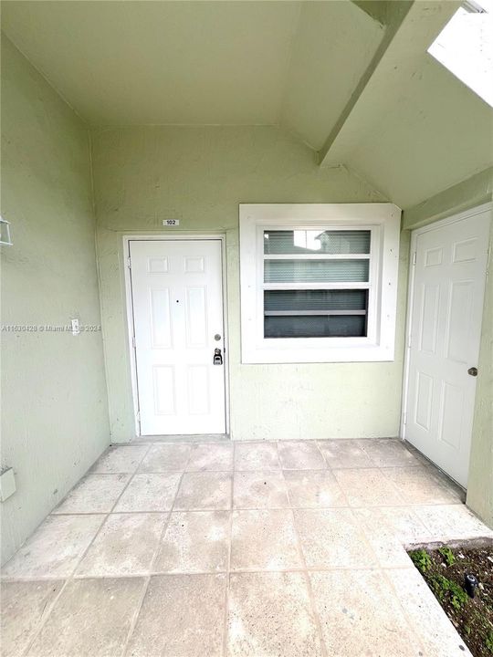 Recently Rented: $2,100 (2 beds, 2 baths, 1048 Square Feet)