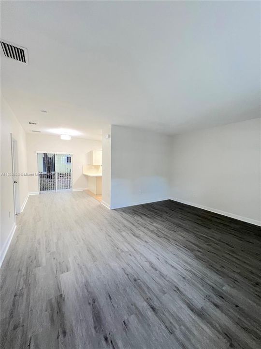 Recently Rented: $2,100 (2 beds, 2 baths, 1048 Square Feet)