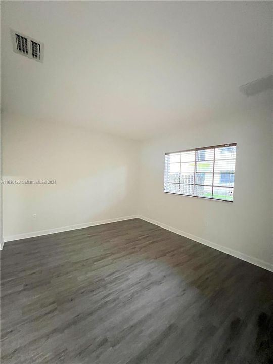 Recently Rented: $2,100 (2 beds, 2 baths, 1048 Square Feet)