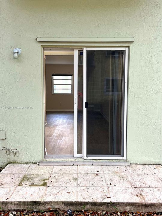 Recently Rented: $2,100 (2 beds, 2 baths, 1048 Square Feet)