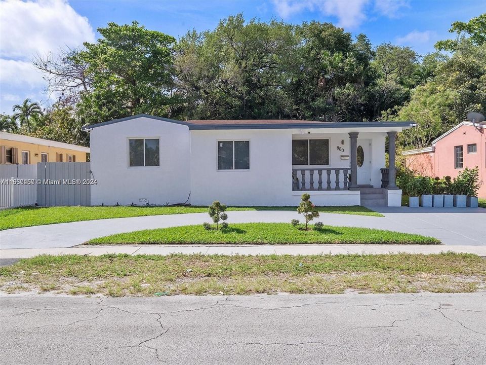 Active With Contract: $599,000 (3 beds, 2 baths, 1521 Square Feet)