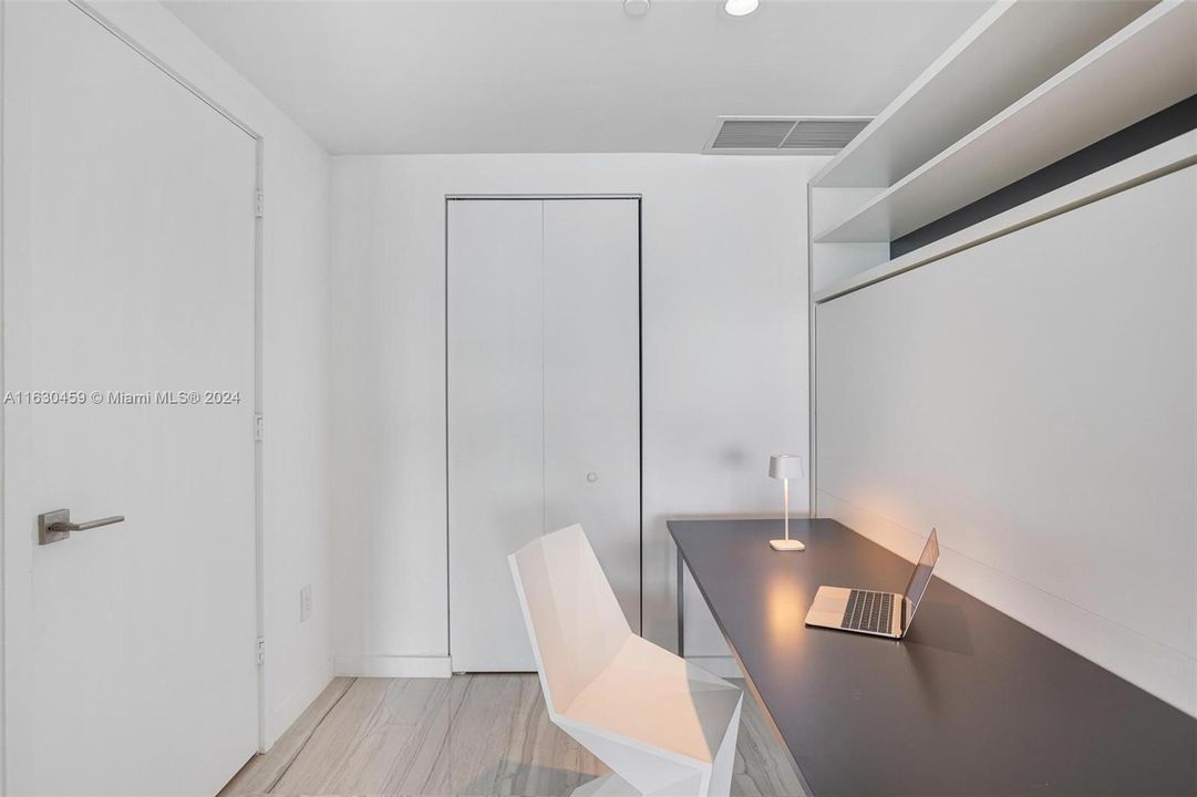 Recently Rented: $5,400 (1 beds, 1 baths, 959 Square Feet)