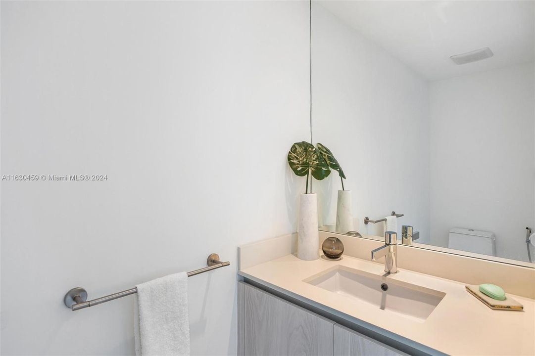 Recently Rented: $5,400 (1 beds, 1 baths, 959 Square Feet)