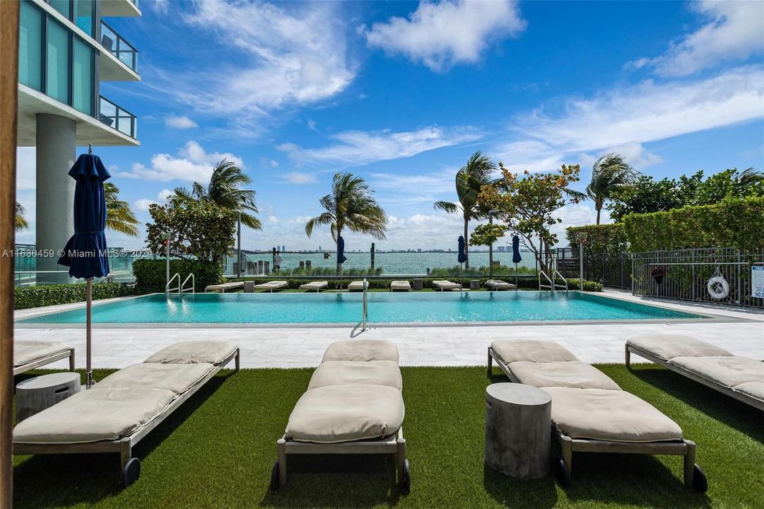 Recently Rented: $5,400 (1 beds, 1 baths, 959 Square Feet)