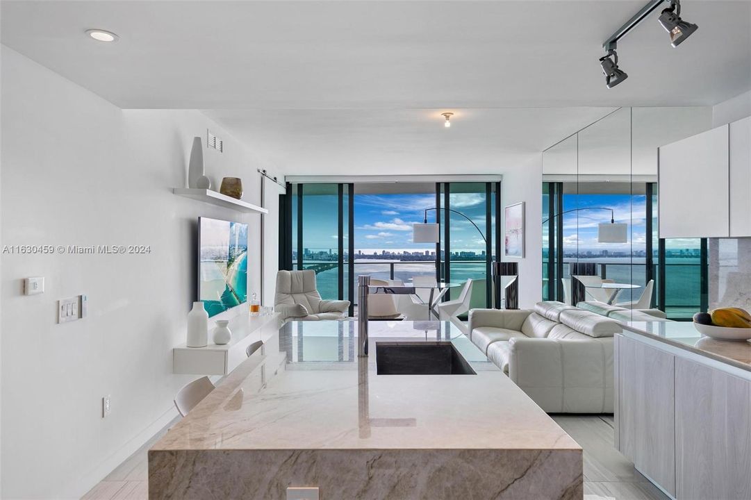 Recently Rented: $5,400 (1 beds, 1 baths, 959 Square Feet)