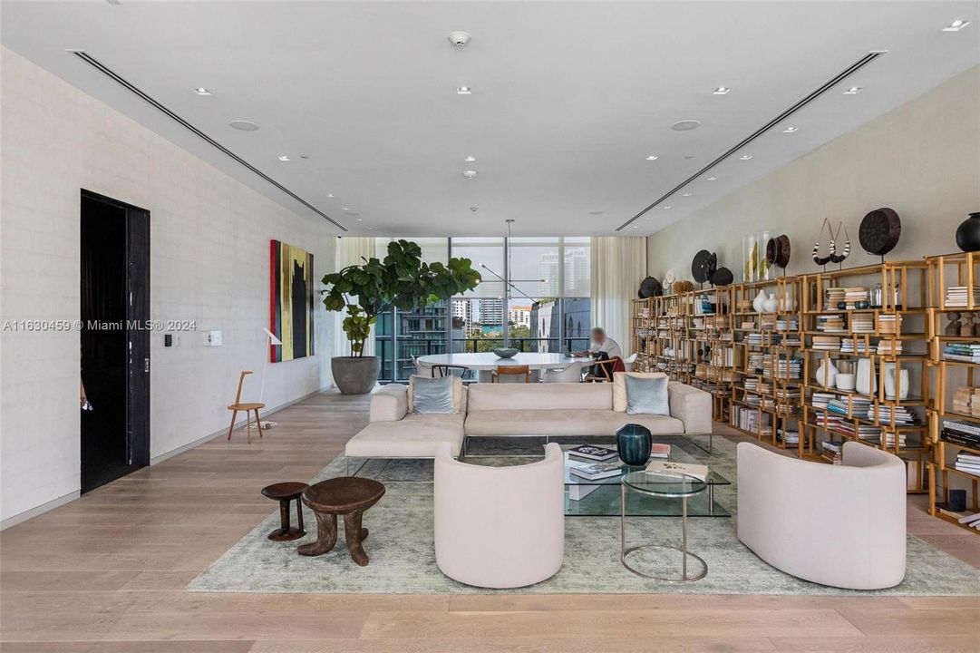 Recently Rented: $5,400 (1 beds, 1 baths, 959 Square Feet)