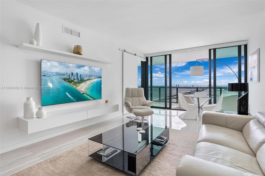 Recently Rented: $5,400 (1 beds, 1 baths, 959 Square Feet)