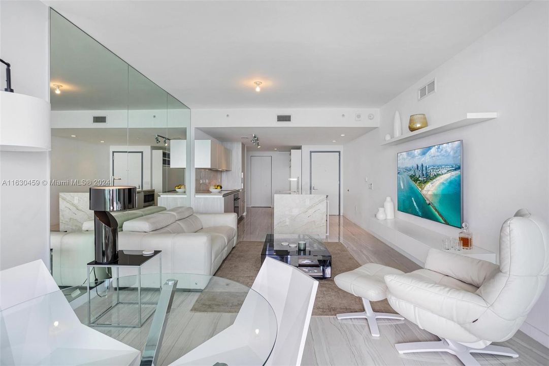 Recently Rented: $5,400 (1 beds, 1 baths, 959 Square Feet)