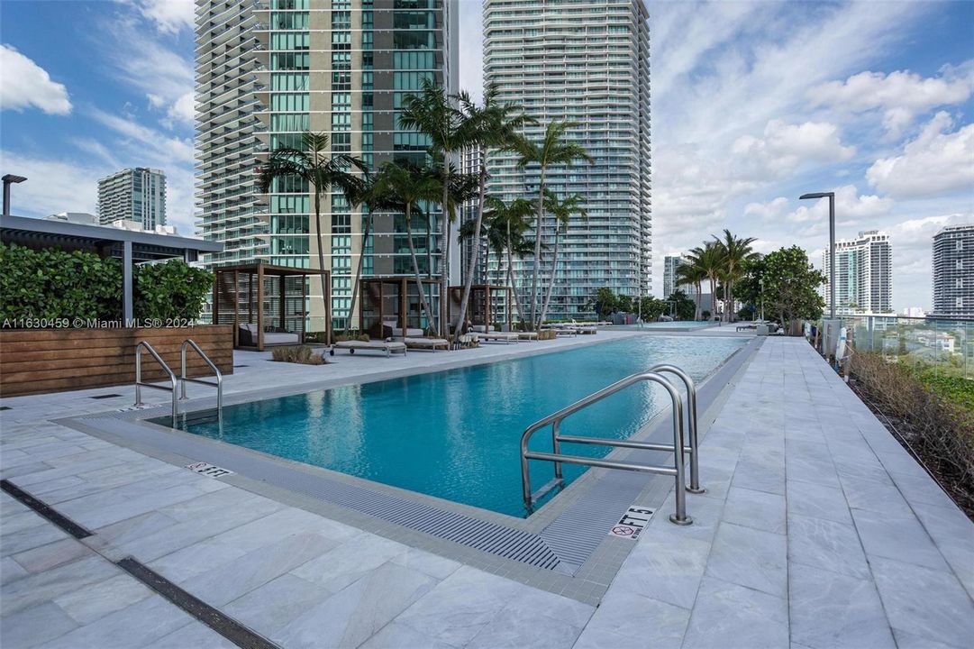 Recently Rented: $5,400 (1 beds, 1 baths, 959 Square Feet)