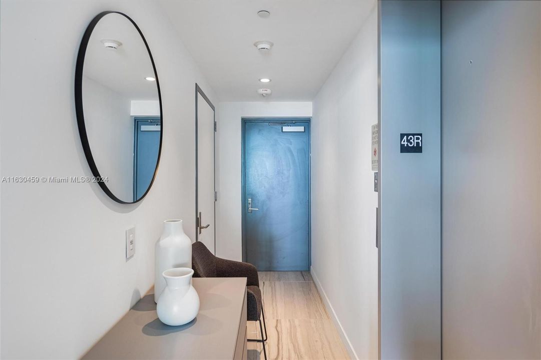 Recently Rented: $5,400 (1 beds, 1 baths, 959 Square Feet)