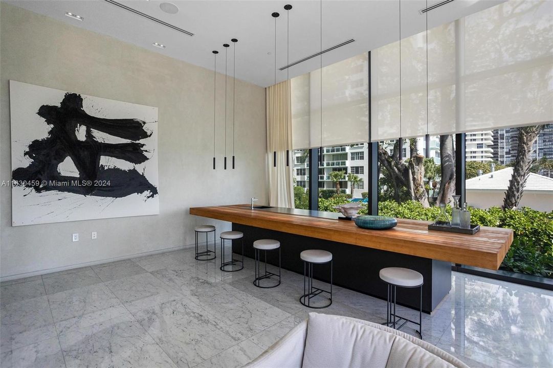 Recently Rented: $5,400 (1 beds, 1 baths, 959 Square Feet)