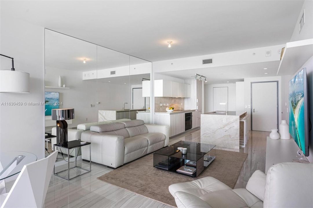 Recently Rented: $5,400 (1 beds, 1 baths, 959 Square Feet)