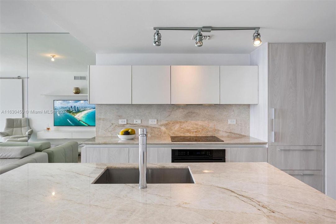 Recently Rented: $5,400 (1 beds, 1 baths, 959 Square Feet)